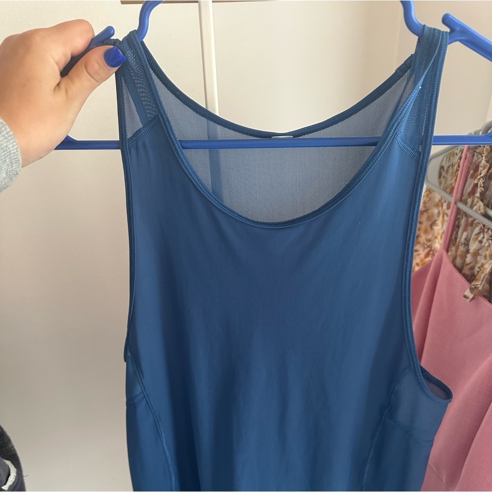 Lululemon tank size 6